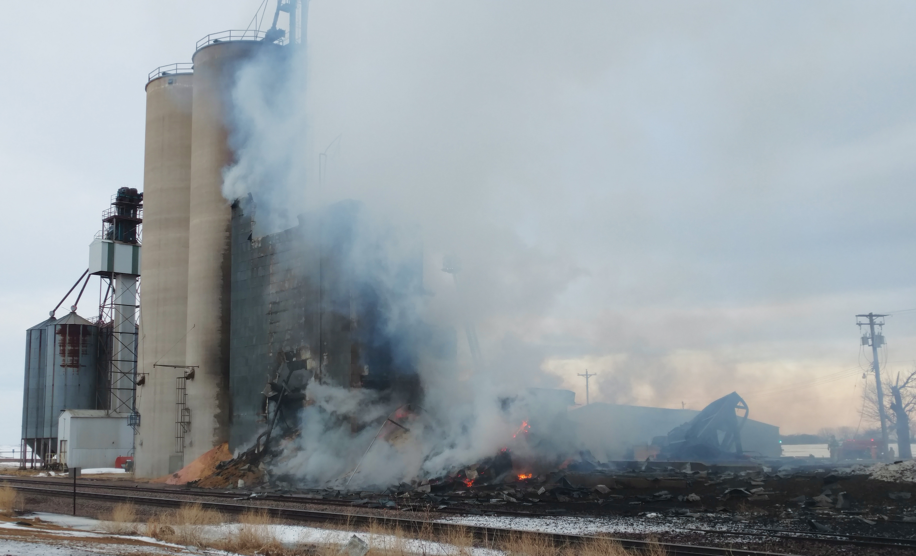 Fire destroys elevator News, Sports, Jobs Marshall Independent
